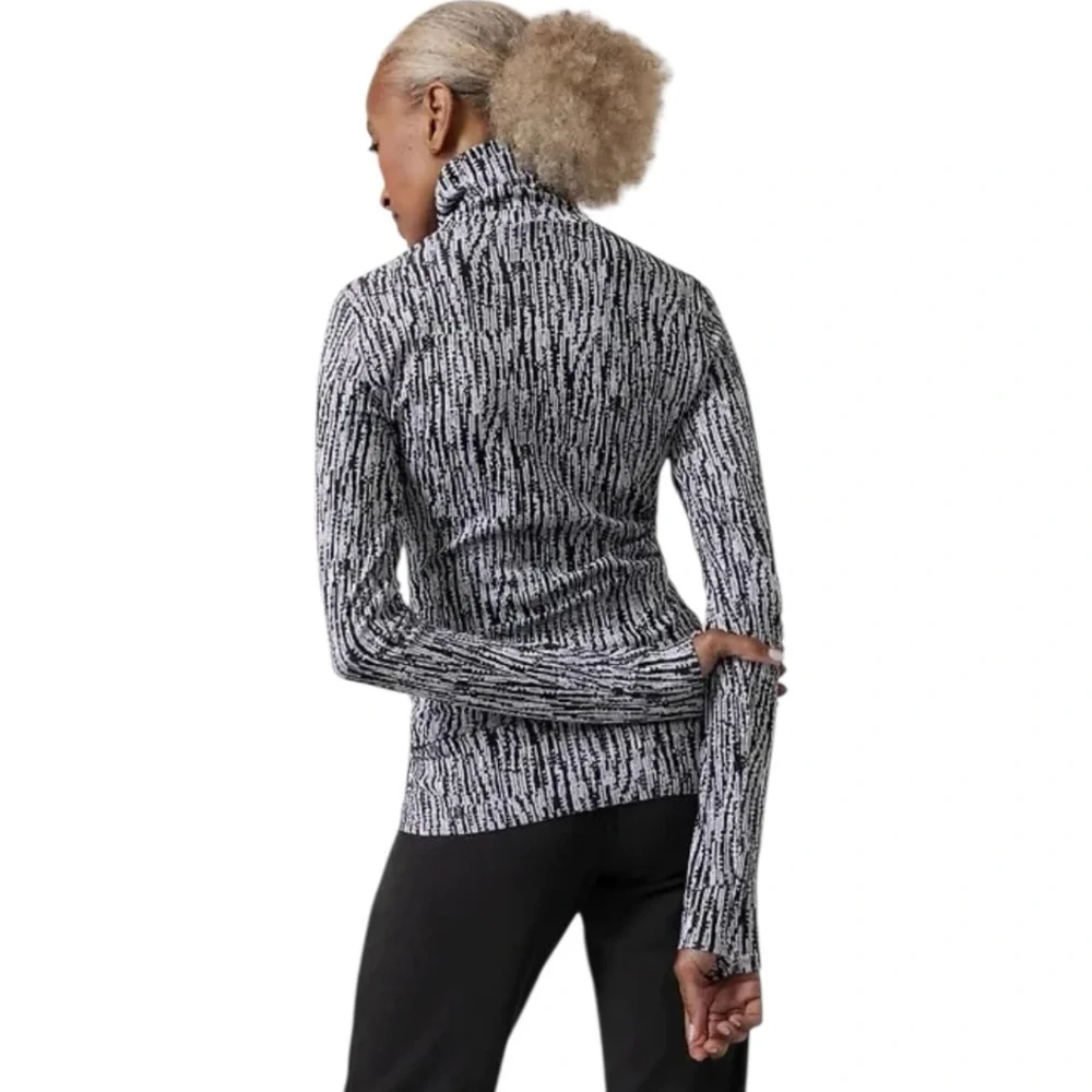 Athleta Flurry Elemental Turtleneck size M 983799
